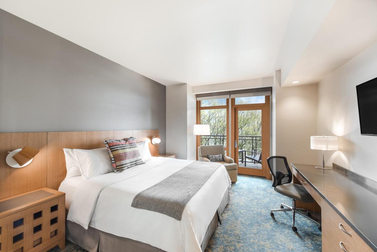 King Room with Balcony